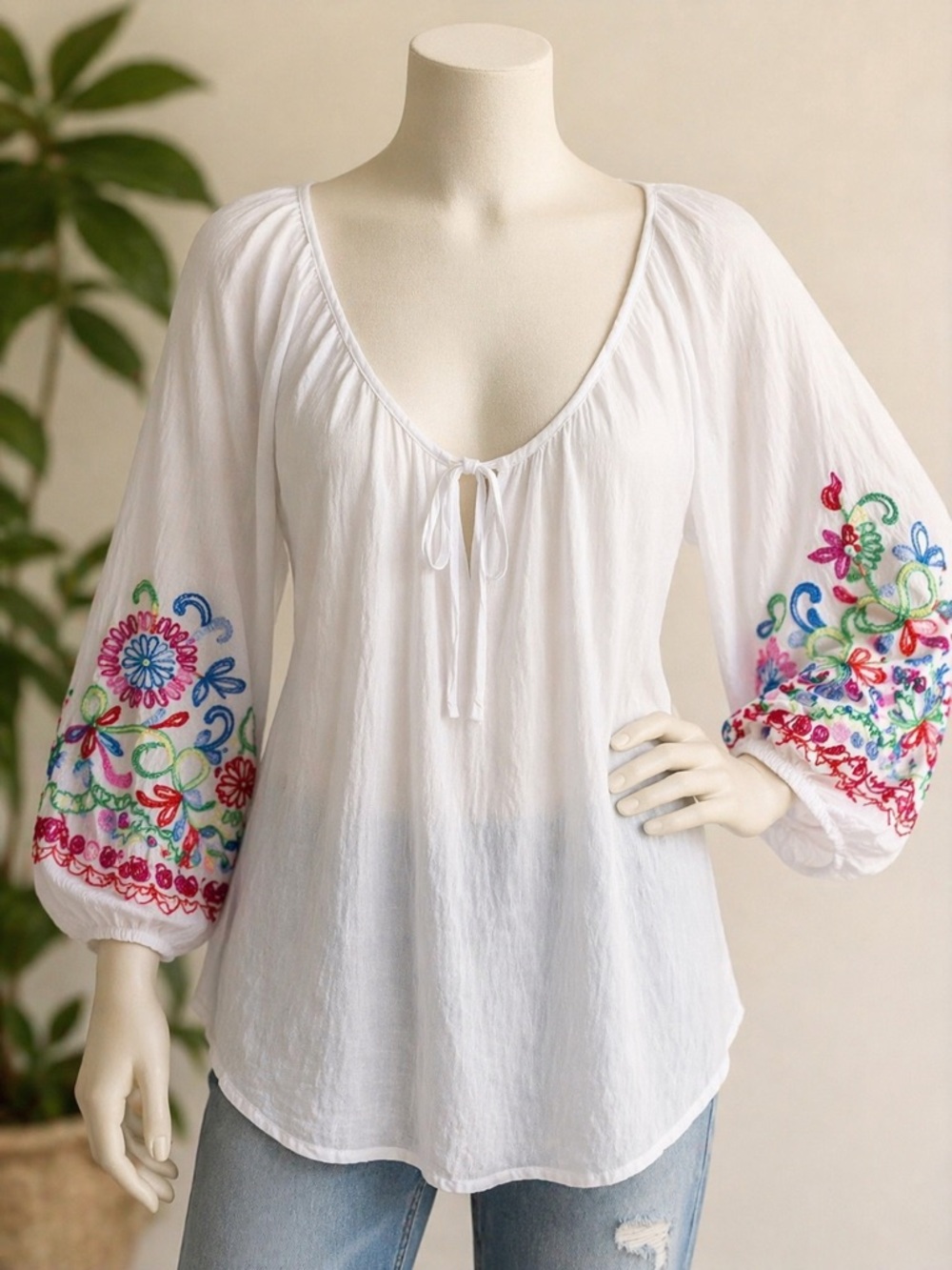 3X New York & Company White Peasant Tunic with Multicolor Floral Embroidery